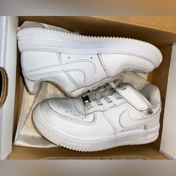 Toddler Force 1 Low EasyOn Kids White Sneakers - Picture 8 of 8